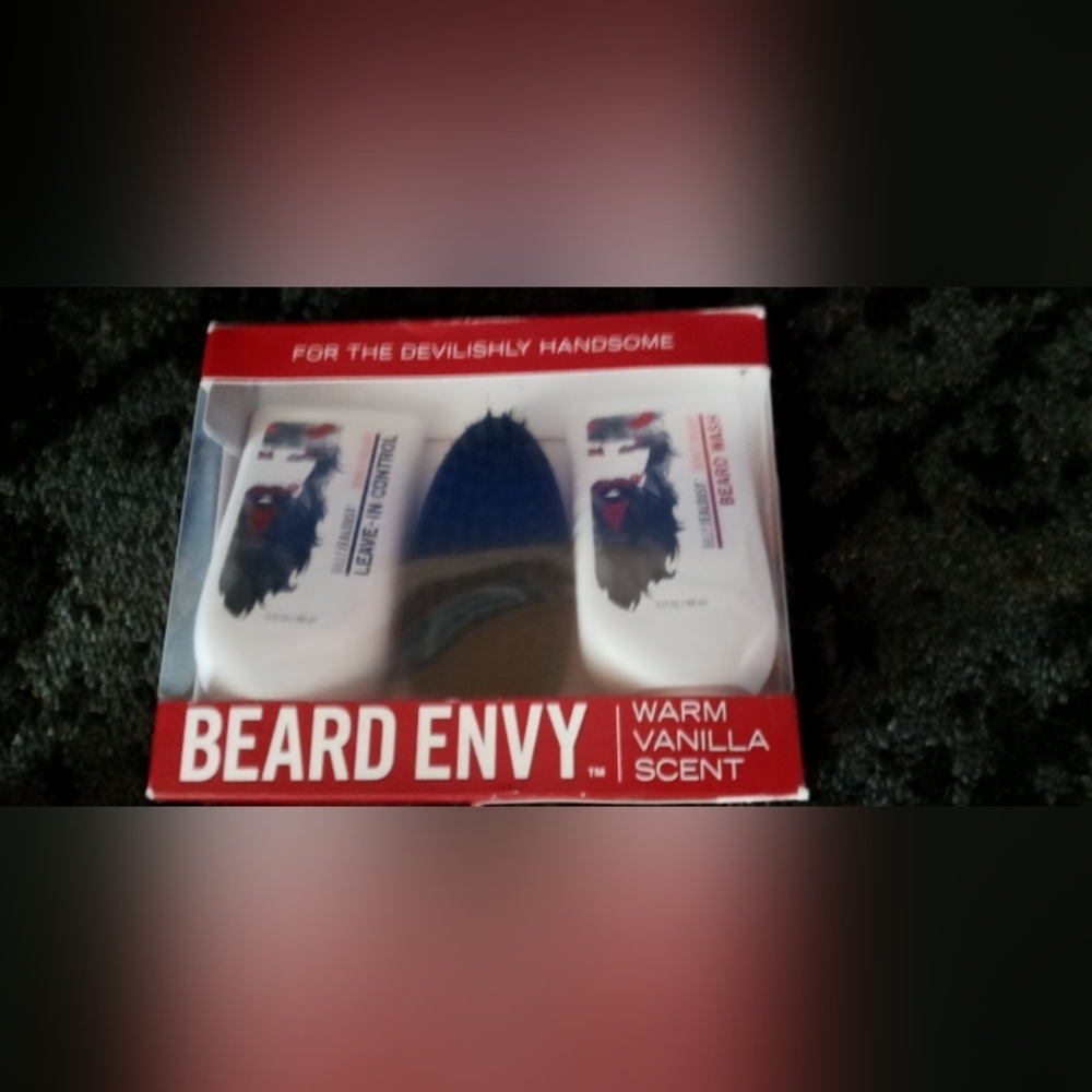 Billy Jealousy Beard Envy Grooming Kit - Red - Picture 2 of 3